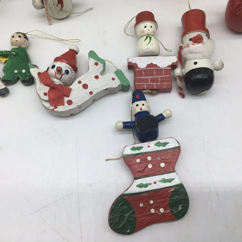 Vtg Hand Painted Wooden Christmas Ornaments Lot Of 17  Taiwan /China READ